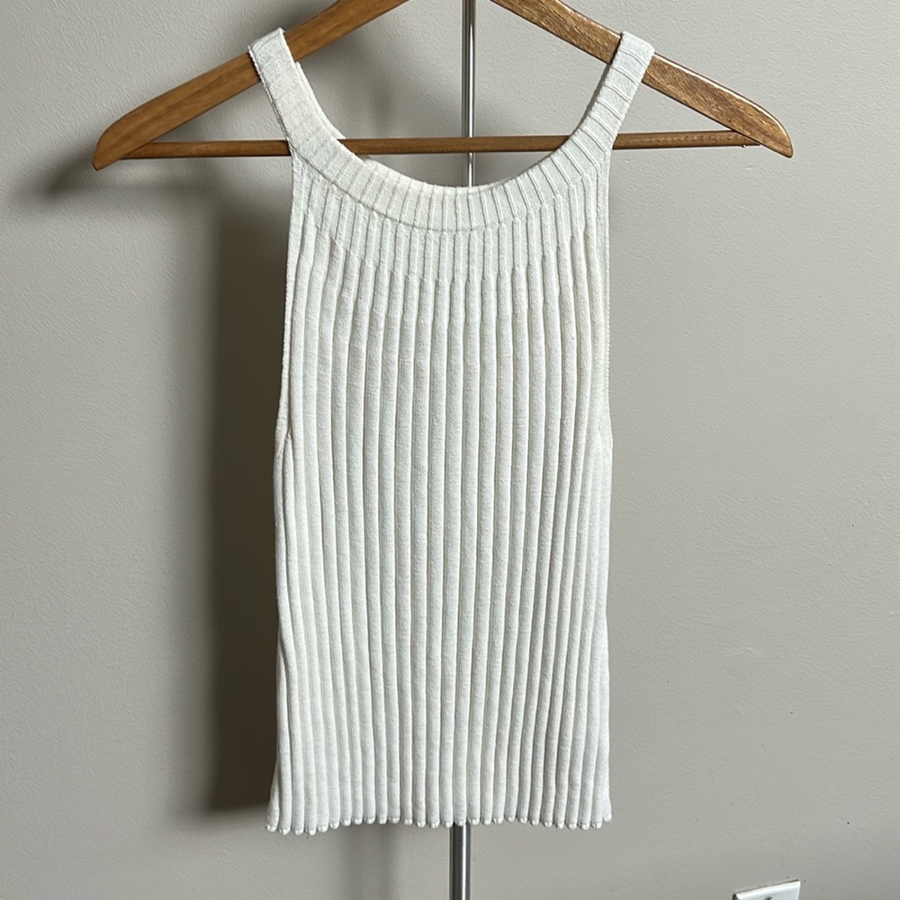 In perfect condition Cream ribbed sleeveless sweater tank